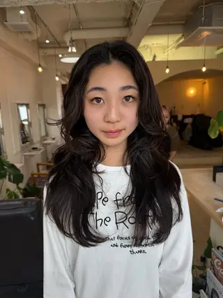 ロング Maho/海外 レイヤー/ハッシュのヘアスタイル