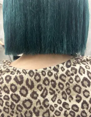 ミディアム qiie ワンカラー ダブルカラーのヘアスタイル