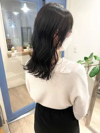セミロング カラー 🩰オリーブ/ ベージュ松本咲花🩰のヘアスタイル