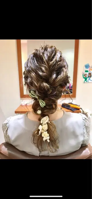 ロング ヘアアレンジ 蓮見  友里のヘアスタイル