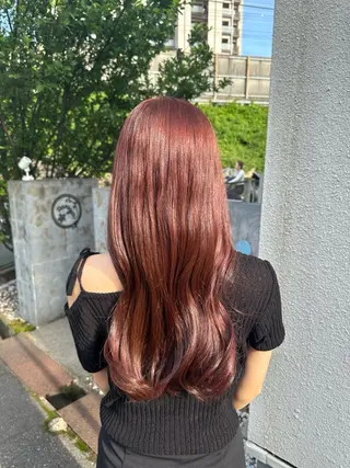 ロング カラー 足立 芹音のヘアスタイル