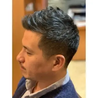 ショート メンズ 佐藤 真のヘアスタイル