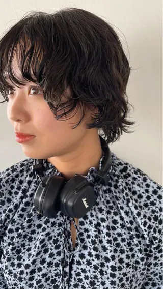 ショート カラー パーマ 💓パーマ，💗 レイヤーカットのヘアスタイル
