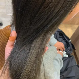 ロング 潟上 菜摘のヘアスタイル