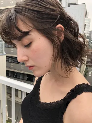 ミディアム 緑川 瑞穂のヘアスタイル
