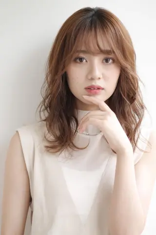 セミロング 高橋 亜紀のヘアスタイル