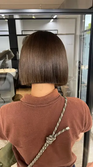 ショート け んブリーチ縮毛矯正のヘアスタイル