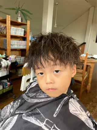 パーマ キッズ MERCURY(フリーランス)所属・タカハシ ユウヤのヘアスタイル