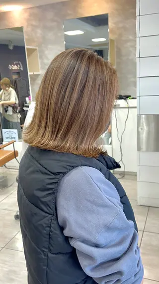 ミディアム カラー ヘアアレンジ インナー×縮毛矯正 ピンクカラー澤井里菜のヘアスタイル