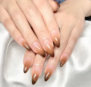 ネイル アヤメネイル 最新チップスカルプのネイルデザイン