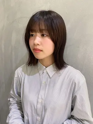 セミロング いとう ほのかのヘアスタイル