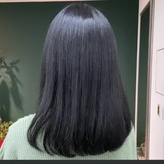 セミロング パーマ ひなた あゆみのヘアスタイル