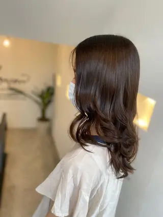 セミロング カラー glowm店長 加藤翔太のヘアスタイル