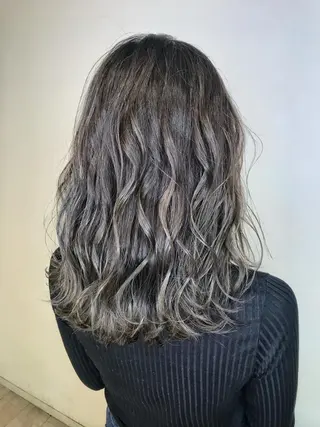 セミロング カラー Miru by INCE HAIRのヘアスタイル