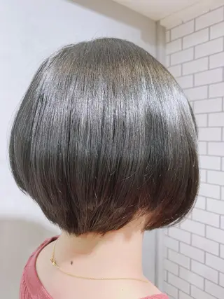 ショート な つのヘアスタイル