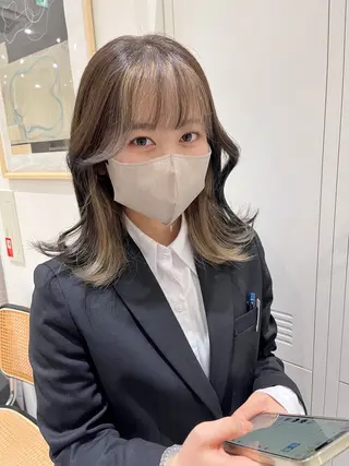 セミロング 透明感カラー👑 井上美乃里のヘアスタイル