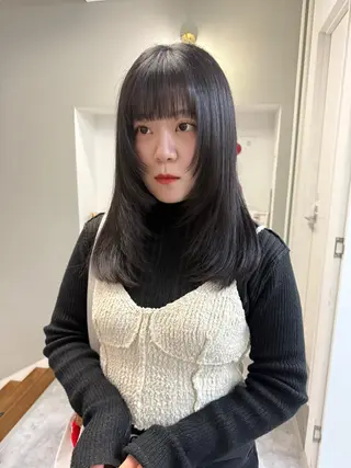 セミロング 小倉 結衣のヘアスタイル