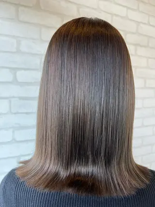 ミディアム カラー 石崎 真維のヘアスタイル