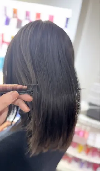 ミディアム 飯星慧斗 /ブリーチ、縮毛矯正のヘアスタイル