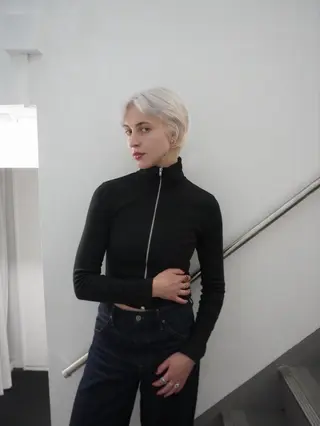 ショート カラー 渡邉 舞のヘアスタイル