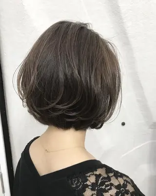 ショート カラー ヘアアレンジ 白髪ぼかしハイライト バレイヤージュヤマトのヘアスタイル