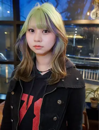 セミロング 愛瑠奈 erunaのヘアスタイル