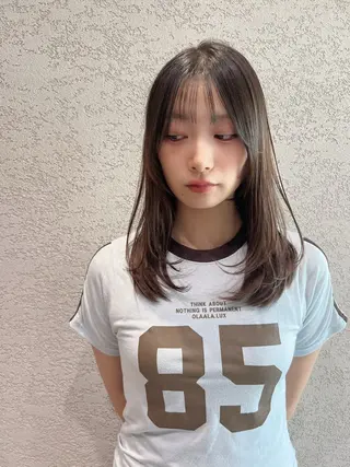 セミロング カラー 興津/韓国レイヤー ダブルカラー美髪縮毛のヘアスタイル