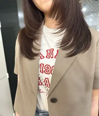 セミロング Rinka/レイヤー /透明感カラーのヘアスタイル