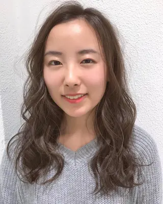 セミロング カラー 当日予約🆗✂︎ ウエモト　タクのヘアスタイル