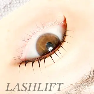 マツエク・マツパ Frau eyelash&eyebrow所属・Frau 清水のマツエク・マツパデザイン