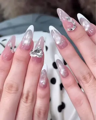 ネイル AKIKO ネイルサロンのネイルデザイン