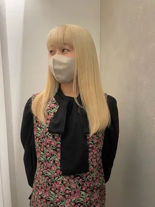カラー 🎀ボブ+ハイトーン シュカ👶🏻のヘアスタイル