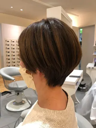 ショート カラー 阪上 沙織のヘアスタイル