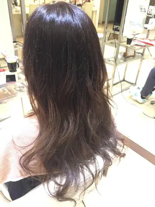 セミロング ロング カラー 足立 小百合のヘアスタイル
