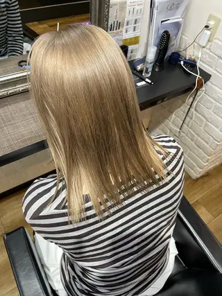 ショート カラー 栄/レイヤーカット /ケアブリーチ🍁楓のヘアスタイル