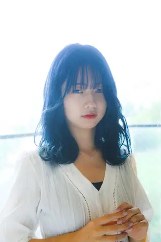 セミロング TAI透明カラー 柔らかい縮毛矯正のヘアスタイル