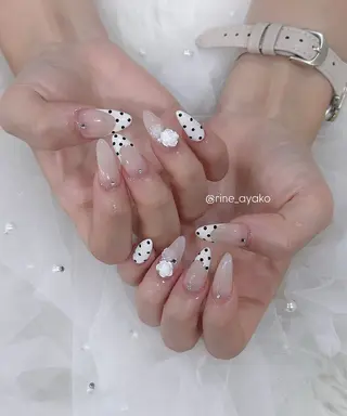 ネイル Rine 放出 (リネ)のネイルデザイン