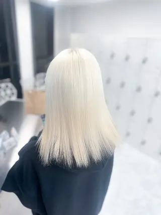 ミディアム カラー ウルフ&レイヤー特化 まとまる美髪矯正のヘアスタイル