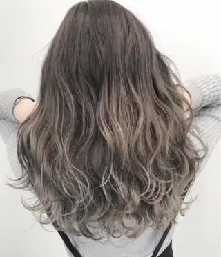 セミロング カラー 🦄インナーカラー 🦄貫井彩花のヘアスタイル