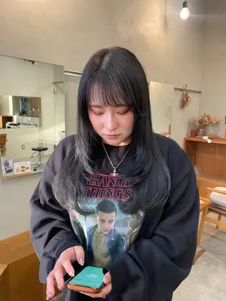 ロング カラー 山下 悠月のヘアスタイル