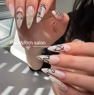 ネイル Pure&Rich Nailのネイルデザイン