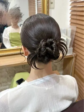 ヘアアレンジ セットサロンCURE 🩵あんみのマツエク・マツパデザイン