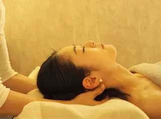 小顔・巻肩・猫背ケア コルギ　Acordeのエステ・リラクイメージ