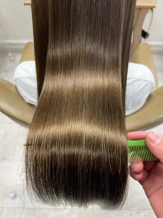 ロング 石川 沙蘭のヘアスタイル