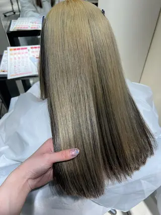 セミロング カラー 🧊🪞透明感カラー himeのヘアスタイル