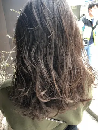 ミディアム MIRIM栄 野田航生のヘアスタイル