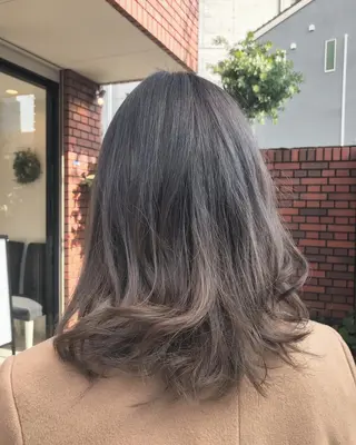 ミディアム カラー エイトウメダ 店長 稲尾友則のヘアスタイル
