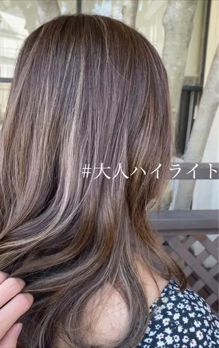 セミロング カラー デザインカラー🌈 高木リョウのヘアスタイル