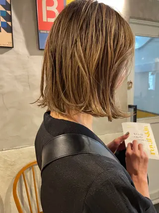 ミディアム カラー さの あやねのヘアスタイル
