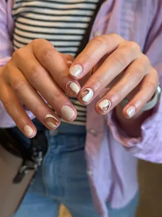 ショート カラー パーマ ヘアアレンジ メンズ キッズ ネイル マツエク・マツパ アイブロウ ar. harajukuのネイルデザイン